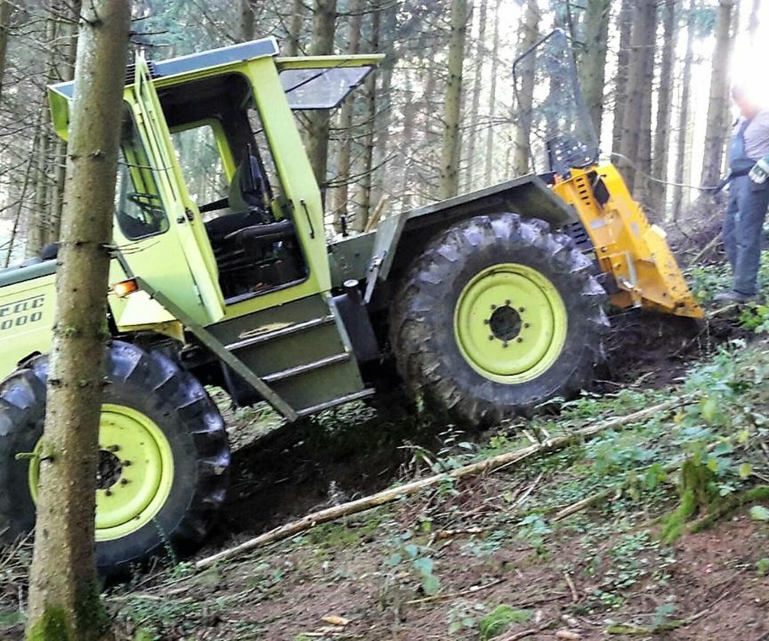 Im Forst ist immer was zu schleppen...